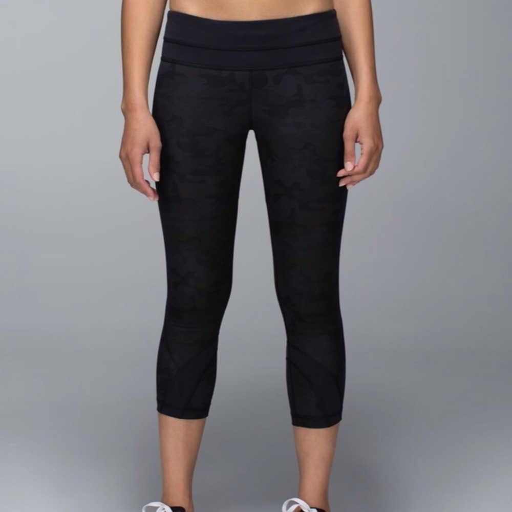 lululemon black camo run inspire crop